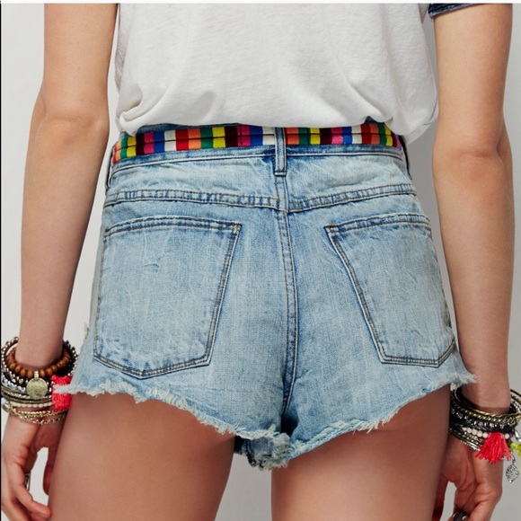 Free People Elliot Denim Shorts Light Wash - Picture 3 of 8